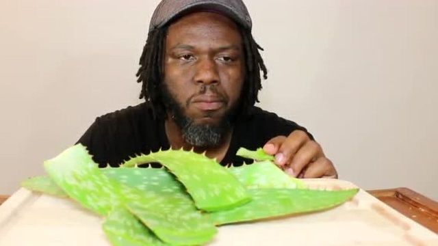 powdered aloe DAILY GREENS TABLETS AND DAILY GREENS POWDER! Daily Greens Formula 9.3 –  Aloe Life main image 1