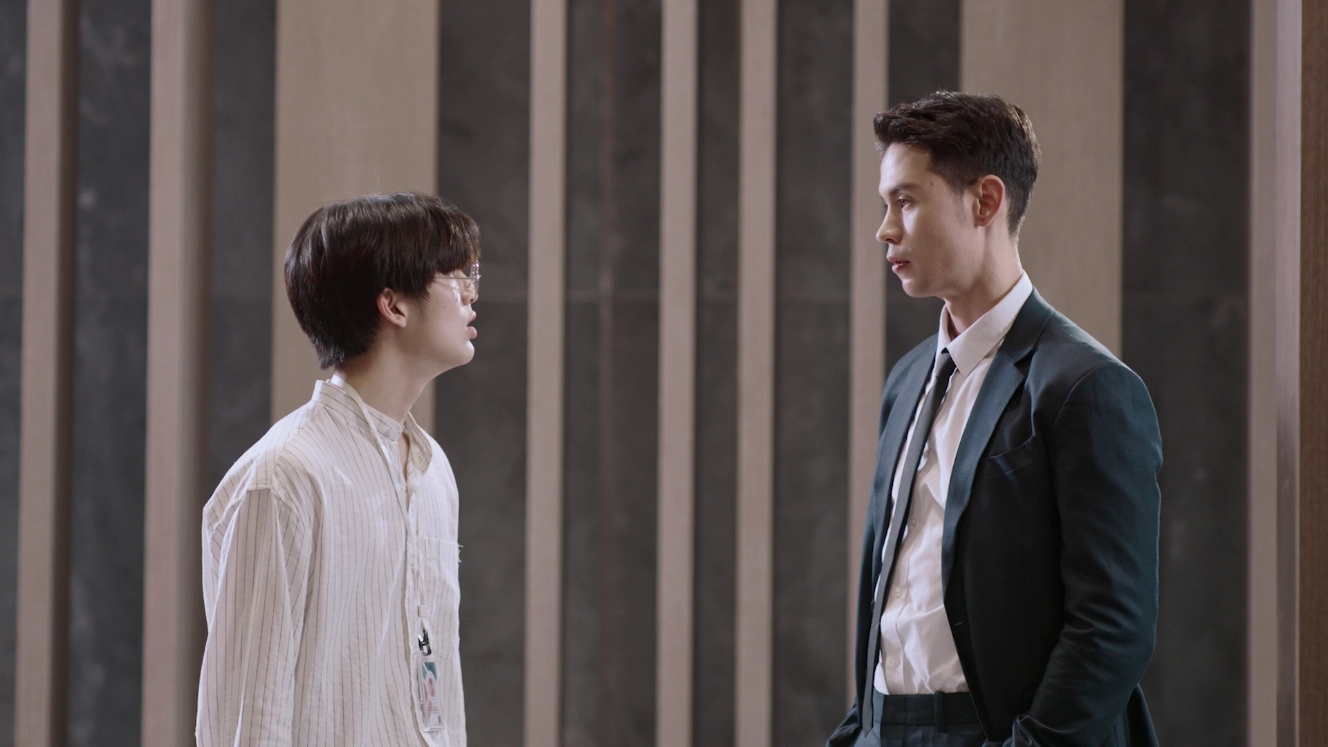 เบื้องหลัง: เกลียดตั้งแต่เห็นหน้า | ค่อย ๆ รัก