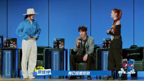 The Full View of KUN: KUN Reveals the News of Three New Songs to Be Released, He Guides Students with Great Attention to Details