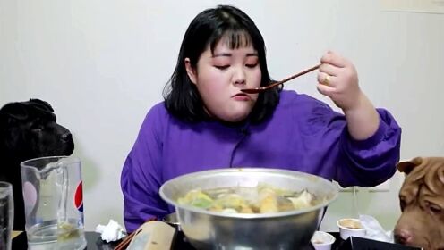 South Korea eats big stomach king, fat girl Xiu Bin eats fat beef hot ...