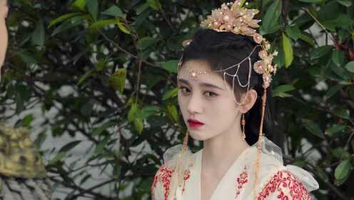 Yalangoch xonanda Zara surati Chiroyli transseksuallar