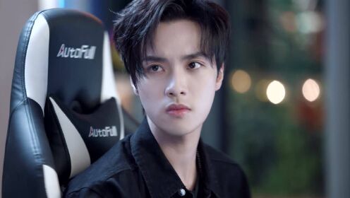 Falling Into Your Smile, Mergulhando em seu sorriso, Caindo em seu sorriso, 你 微笑 时 很美 - CDrama(2021)